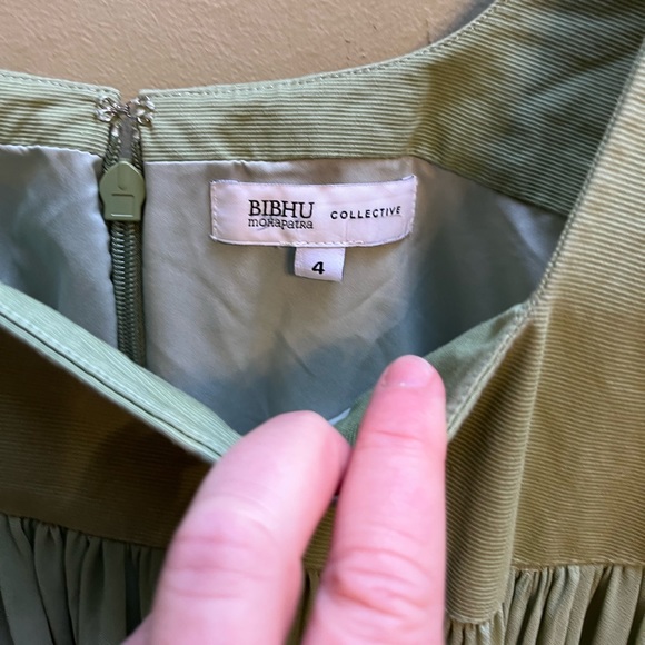 Bibhu Mohapatra Collective
Green Empire Maxi size 4 - Picture 10 of 15